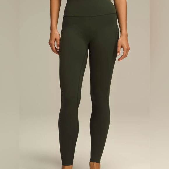 WONDER UNDER HIGH RISE LEGGINGS WITH POCKETS. 25” - Picture 3 of 5